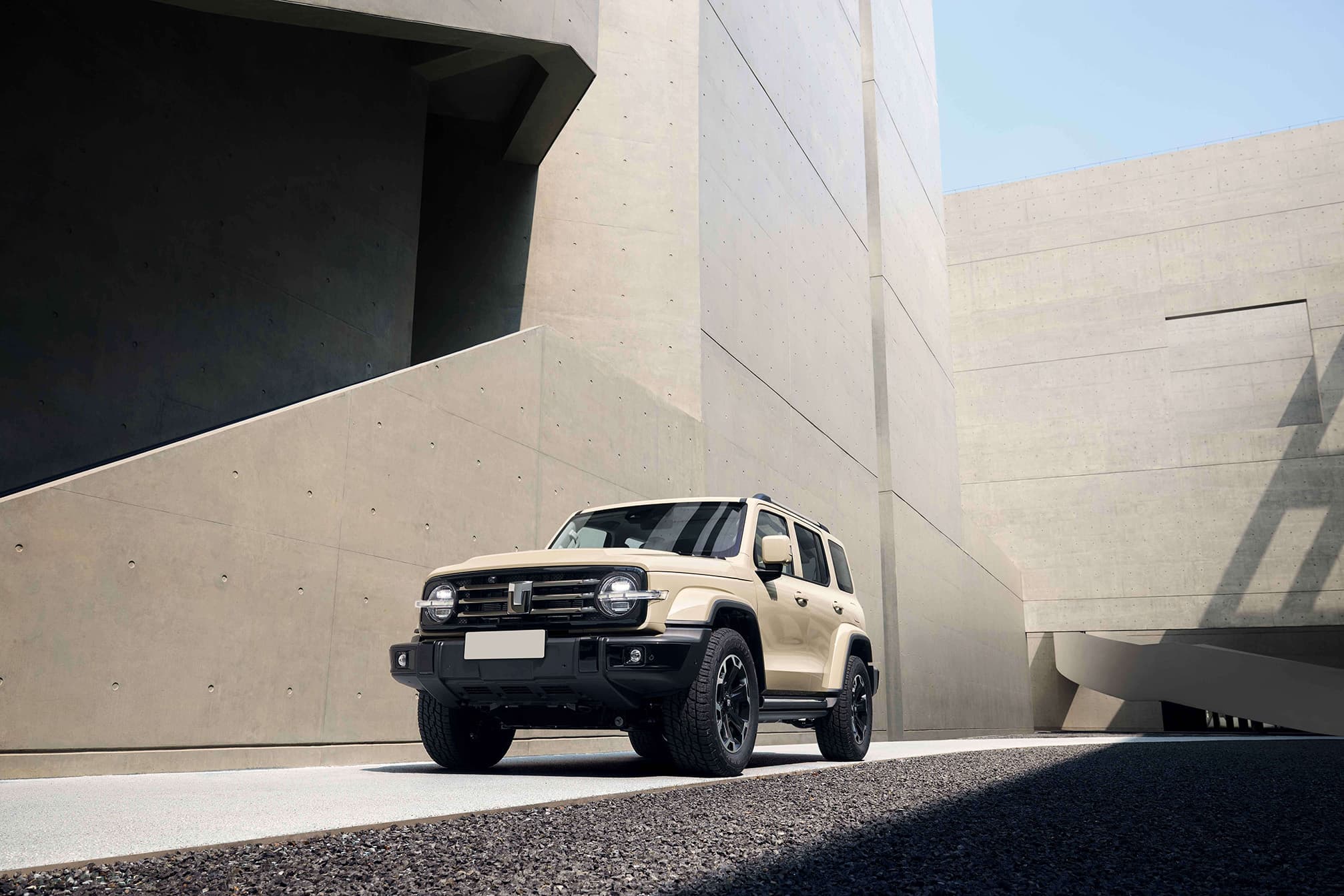 Tank 300 - Sand Beige